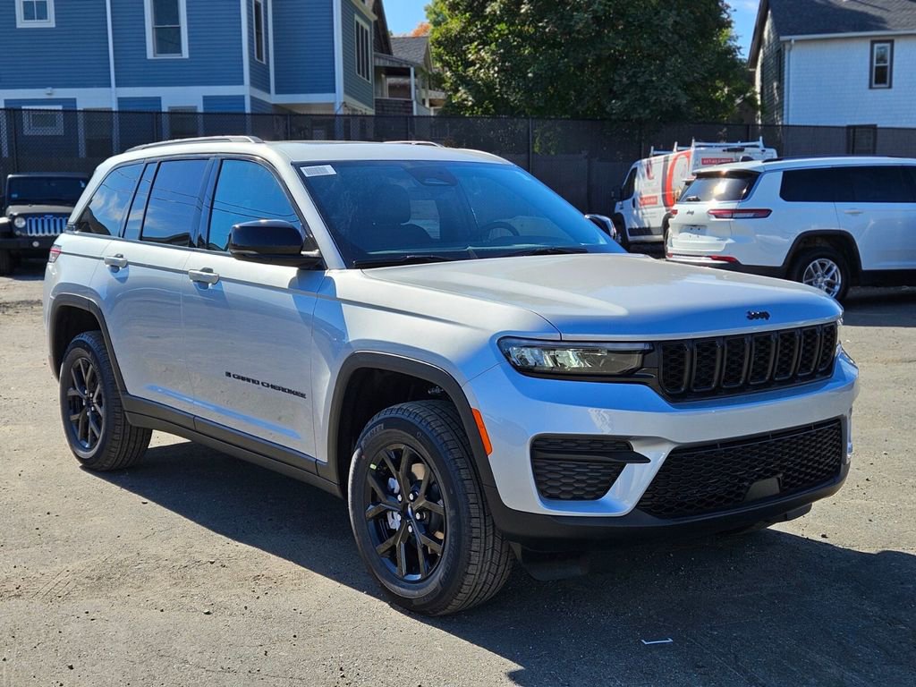 New 2025 Jeep Grand Cherokee Altitude image 7