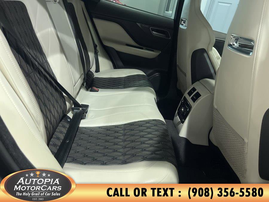 Used 2020 Jaguar F-PACE SVR image 16