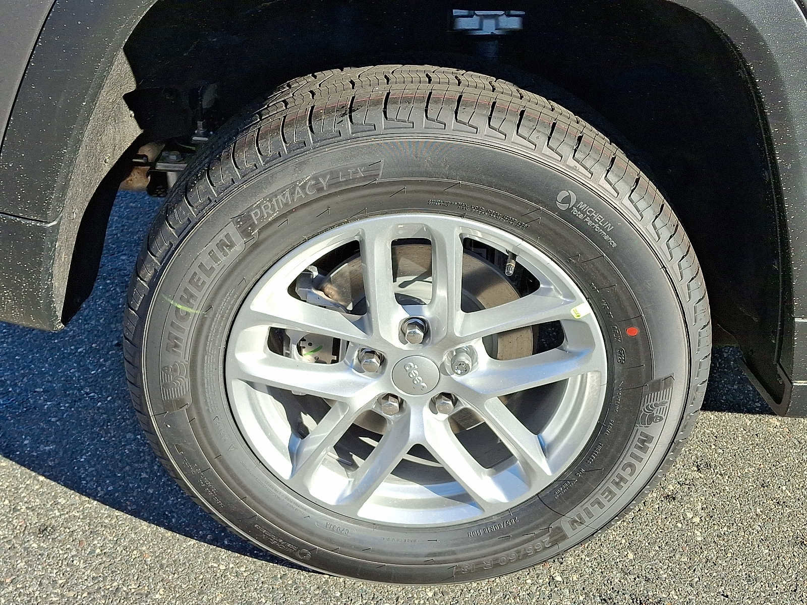 New 2025 Jeep Grand Cherokee Laredo X w/ Luxury Tech Group I image 5