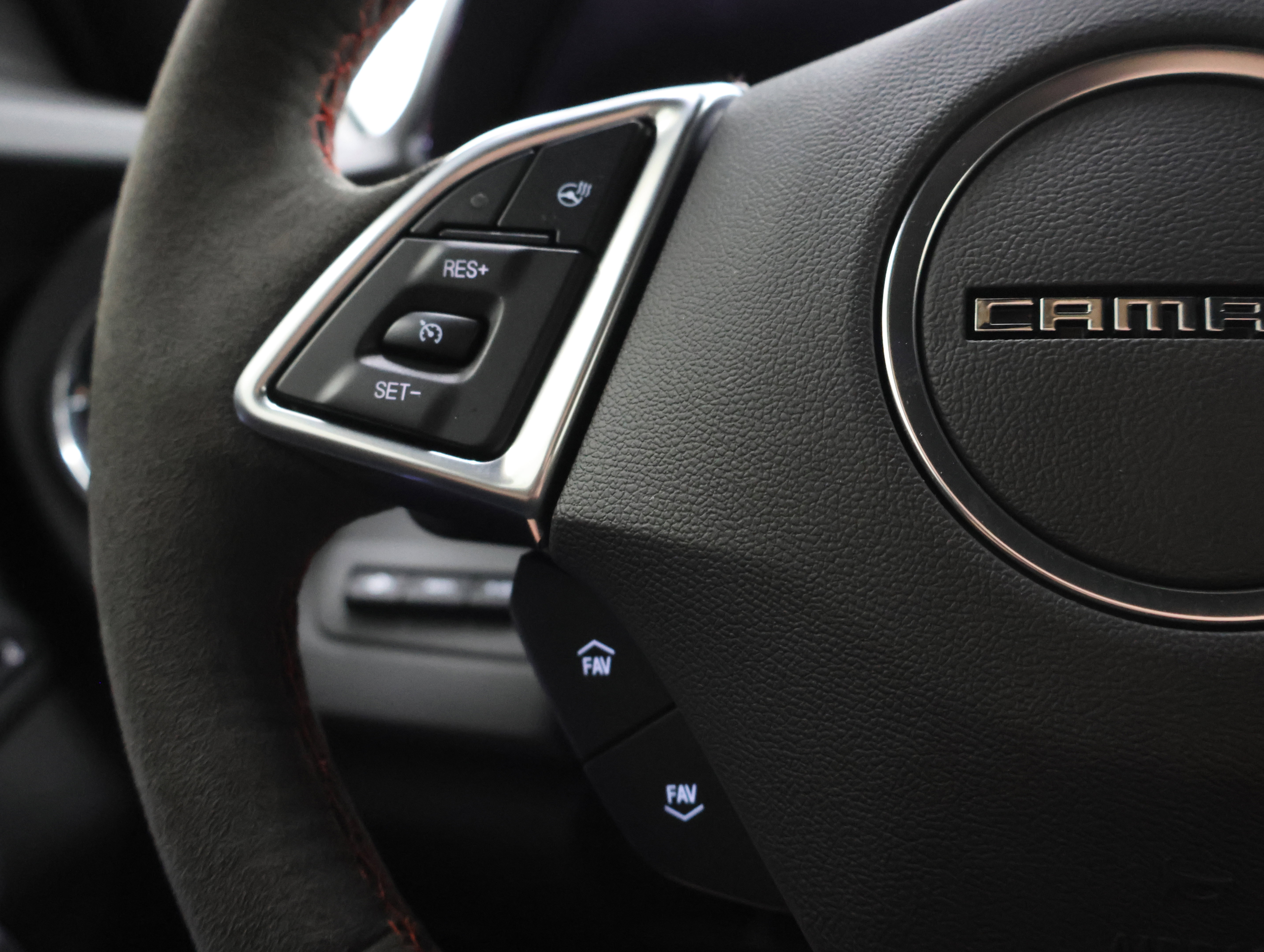 Used 2019 Chevrolet Camaro ZL1 RWD image 15