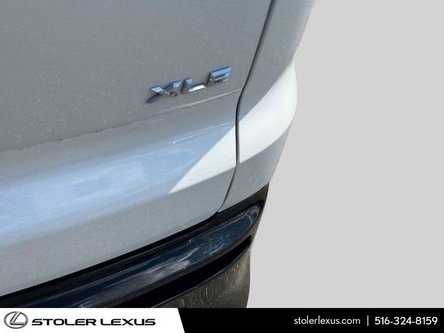 Used 2025 Toyota Crown Signia AWD/4WD image 12