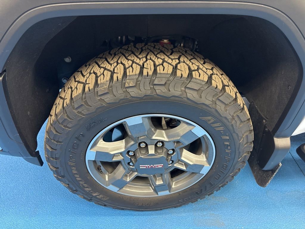 Used 2025 GMC Sierra 2500 SLT w/ SLT Premium Package image 17