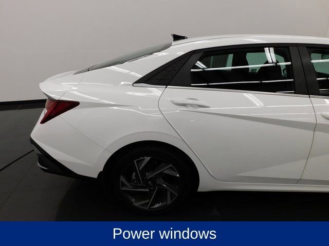 Certified 2025 Hyundai Elantra SEL image 15