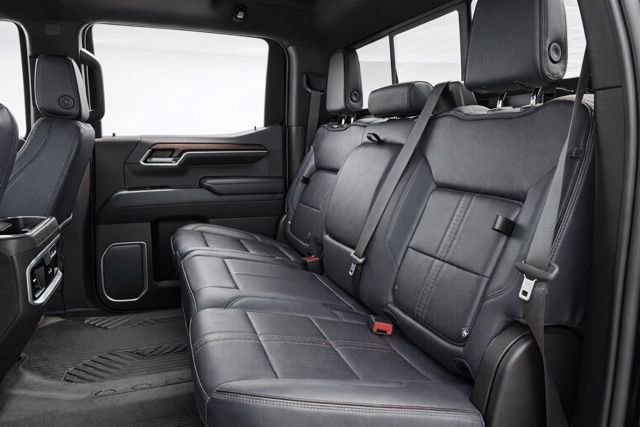 Used 2023 Chevrolet Silverado 1500 High Country w/ Technology Package image 17