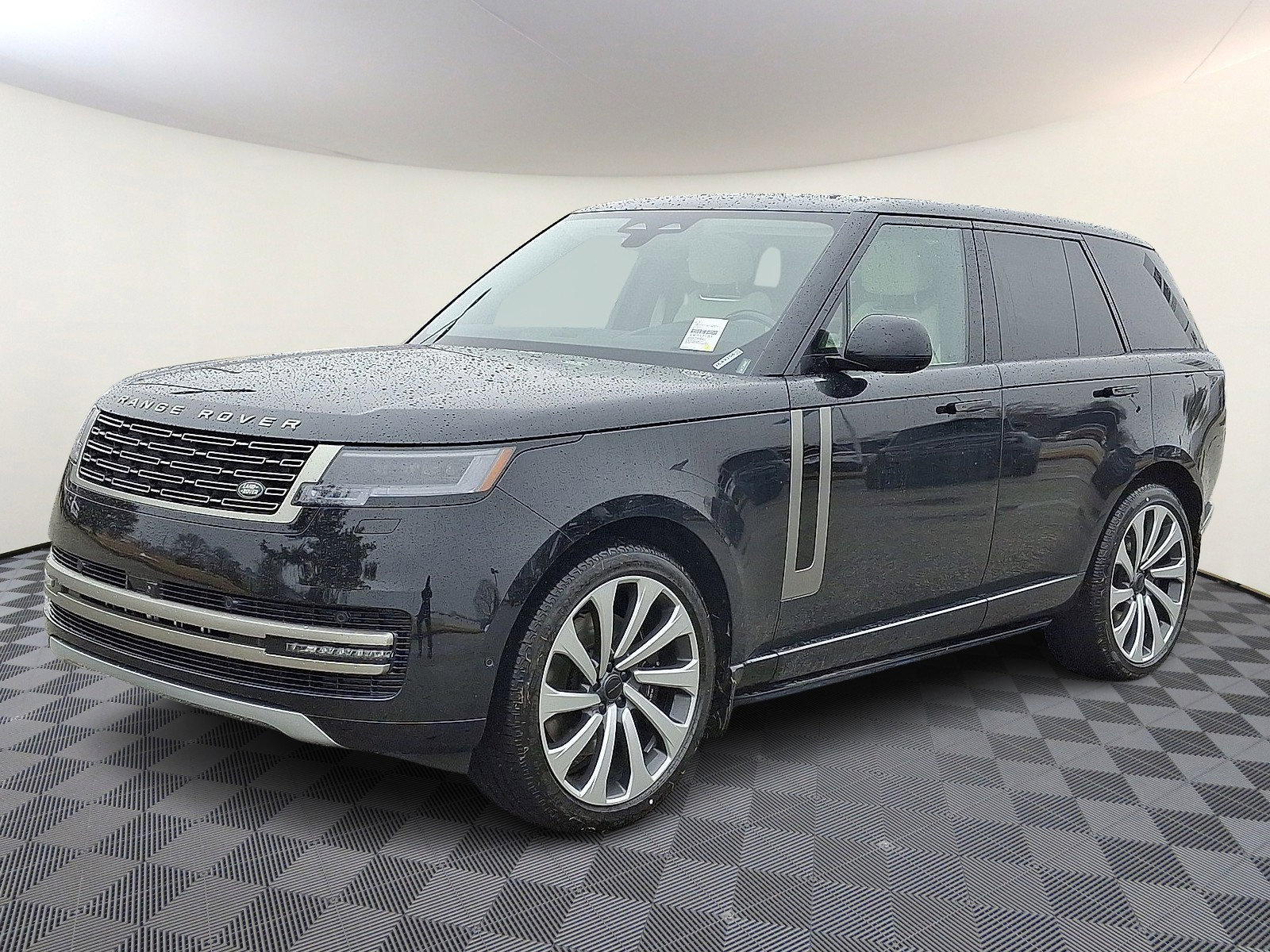 New 2026 Land Rover Range Rover SE image 1