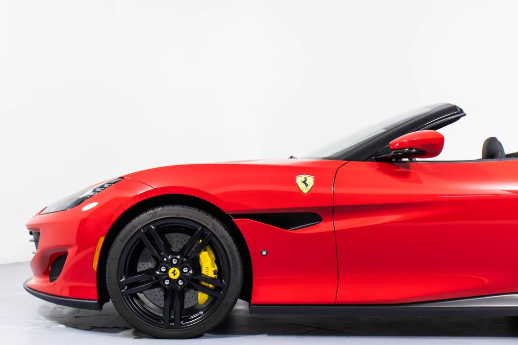 Used 2019 Ferrari Portofino RWD image 28