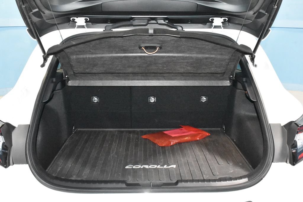 Used 2023 Toyota Corolla SE w/ SE Premium Package FWD image 32