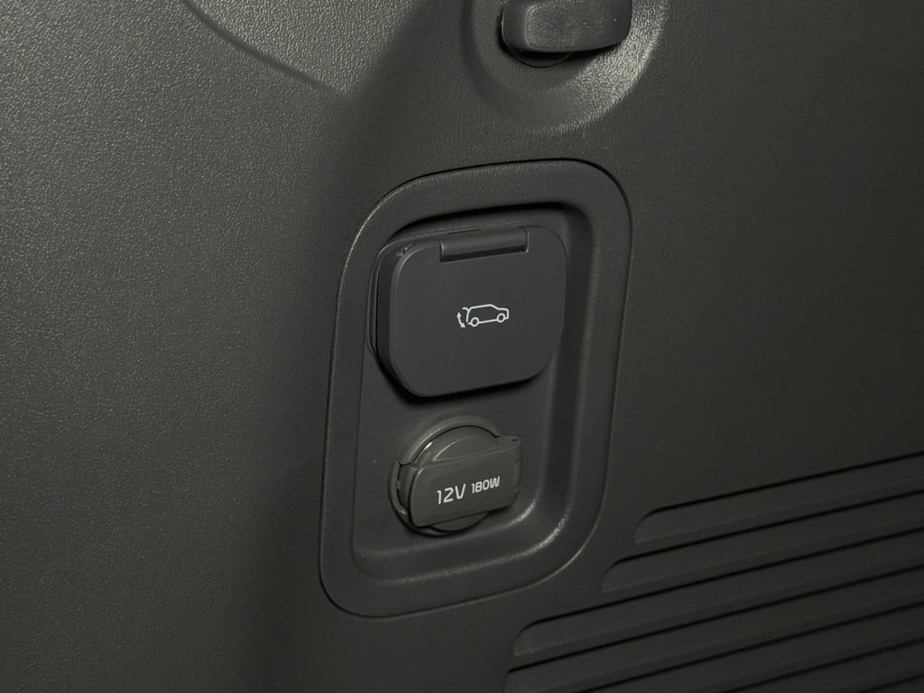 Certified 2024 Kia EV9 GT-Line AWD/4WD image 8