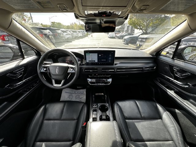 Certified 2024 Lincoln Corsair AWD w/ Equipment Group 101A image 3