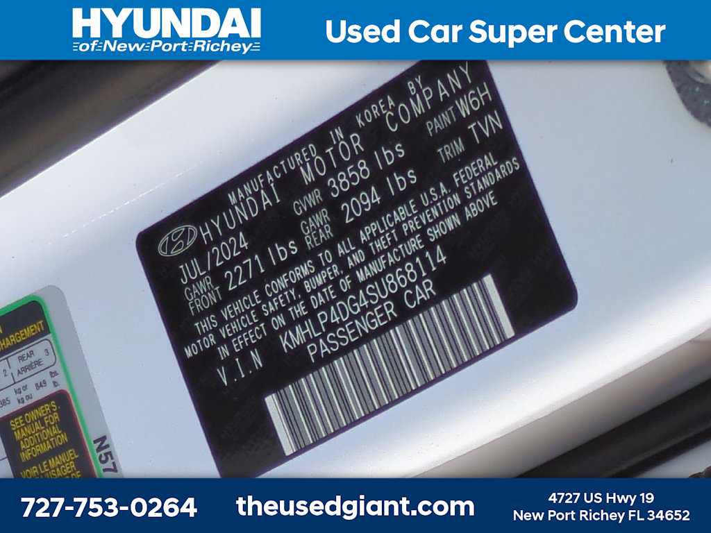 Certified 2025 Hyundai Elantra Limited w/ Cargo Package FWD image 34