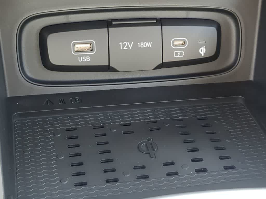New 2026 Hyundai Venue SEL FWD image 32