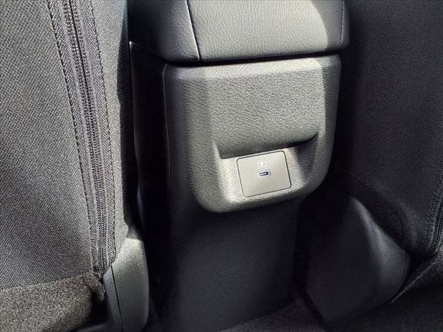 New 2025 Nissan Versa SR image 30