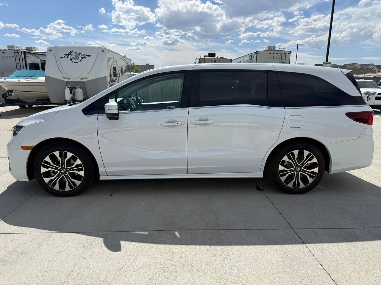 Used 2026 Honda Odyssey Elite image 6