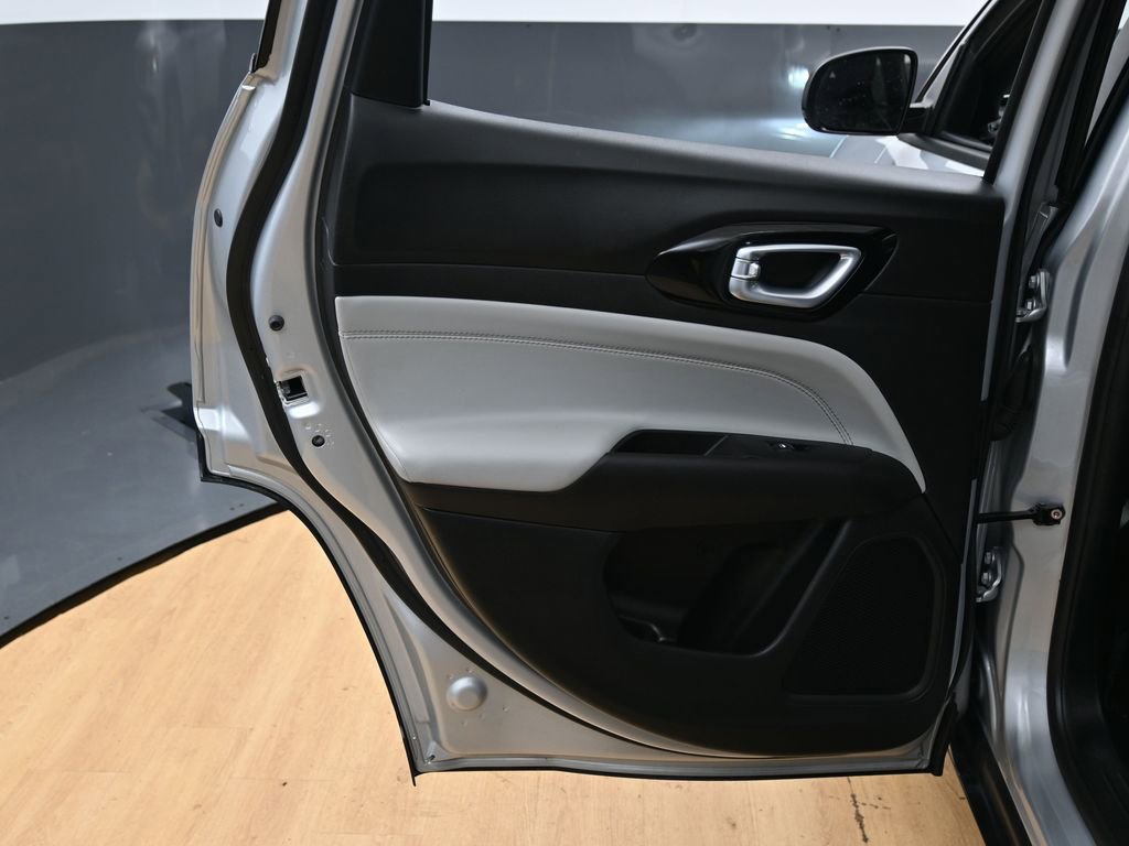 Used 2026 Jeep Compass Limited image 48