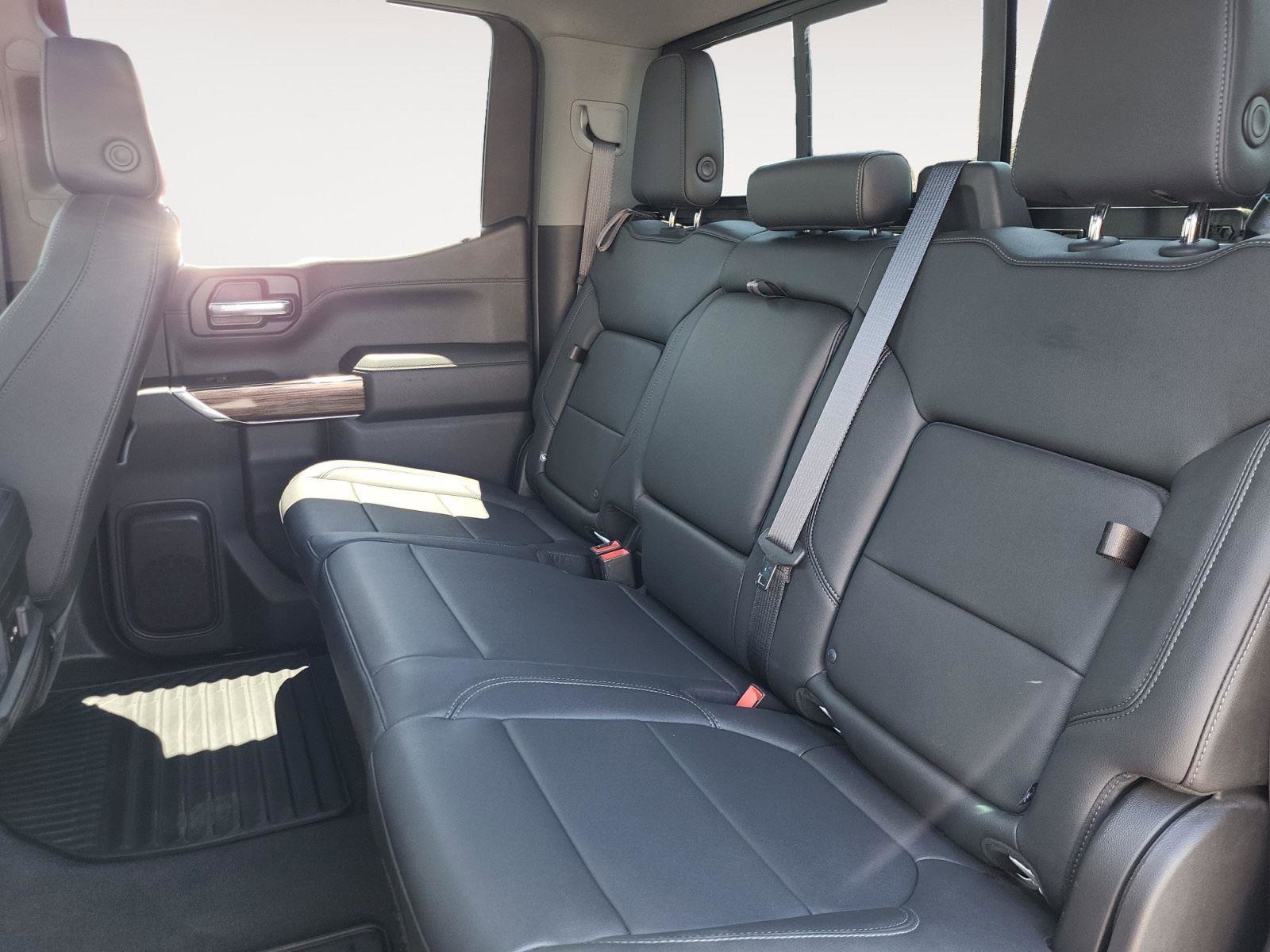 Used 2021 Chevrolet Silverado 1500 RST w/ Redline Edition AWD/4WD image 17