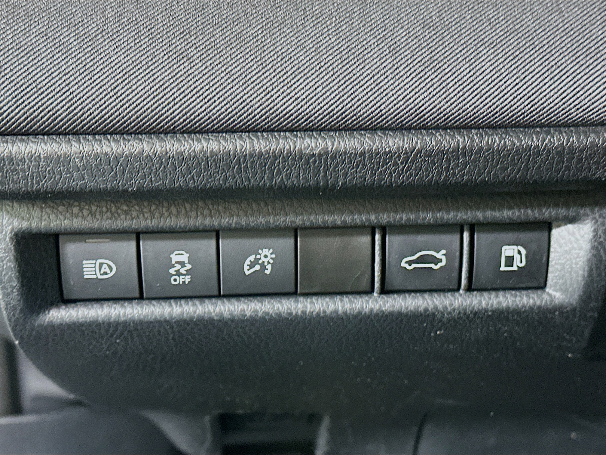 Used 2025 Toyota Camry LE image 17