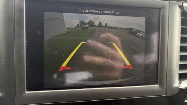 Used 2018 Chrysler Pacifica Touring-L w/ Tire & Wheel Group FWD image 27