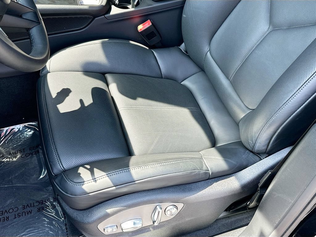 Certified 2025 Porsche Macan S AWD/4WD image 22