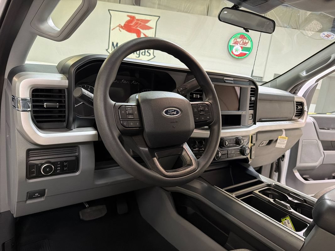 Used 2025 Ford F250 XLT AWD/4WD image 27