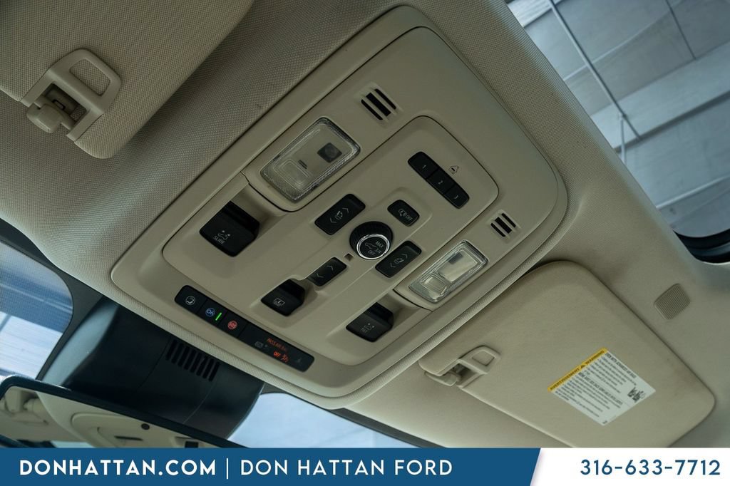 Used 2024 GMC Yukon XL Denali AWD/4WD image 13