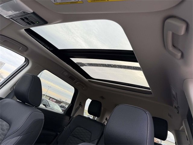 New 2025 Nissan Pathfinder SV w/ SV Premium Package image 17