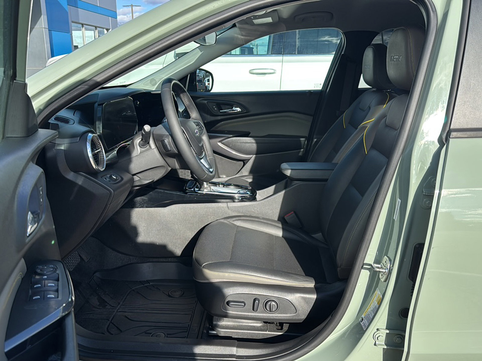 Used 2024 Chevrolet Trax ACTIV w/ Driver Confidence Package image 12