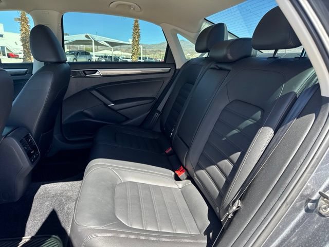 Used 2017 Volkswagen Passat 1.8T SEL Premium FWD image 9