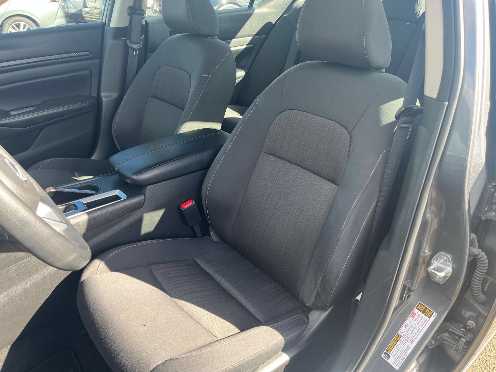 Used 2025 Nissan Altima 2.5 SV FWD image 33