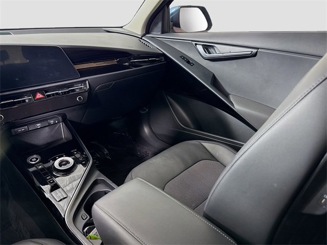 Used 2023 Kia Niro EX image 23