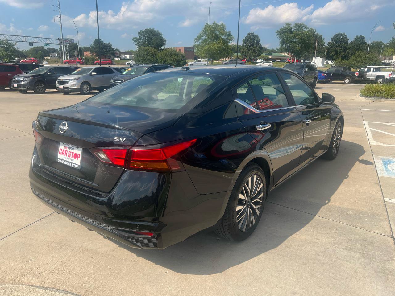 Used 2024 Nissan Altima 2.5 SV FWD image 6