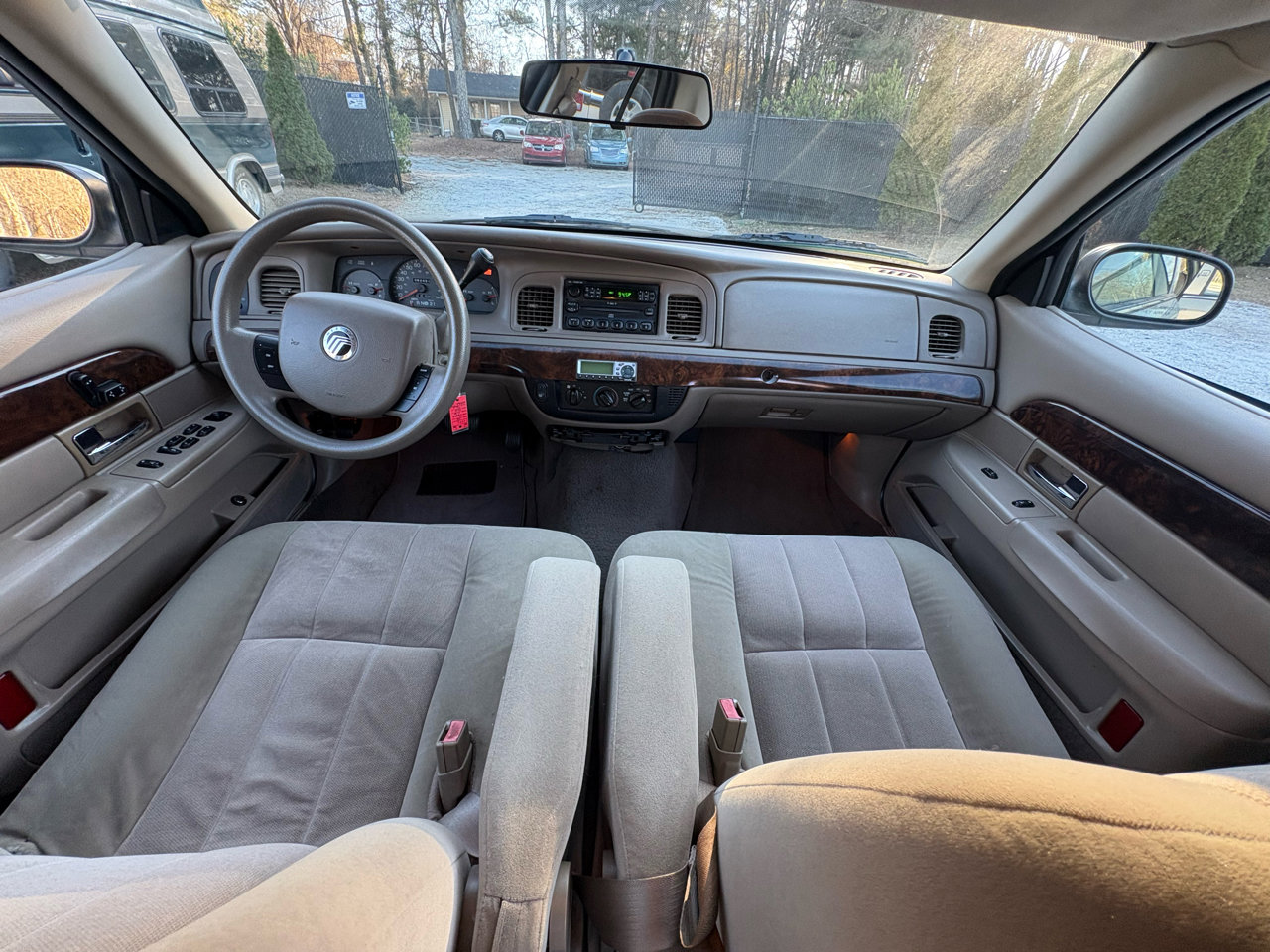 Used 2005 Mercury Grand Marquis GS image 16