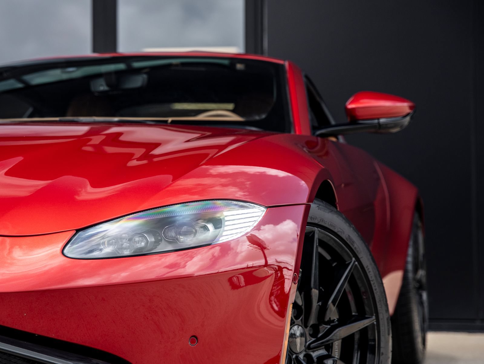 Used 2020 Aston Martin V8 Vantage Coupe RWD image 16