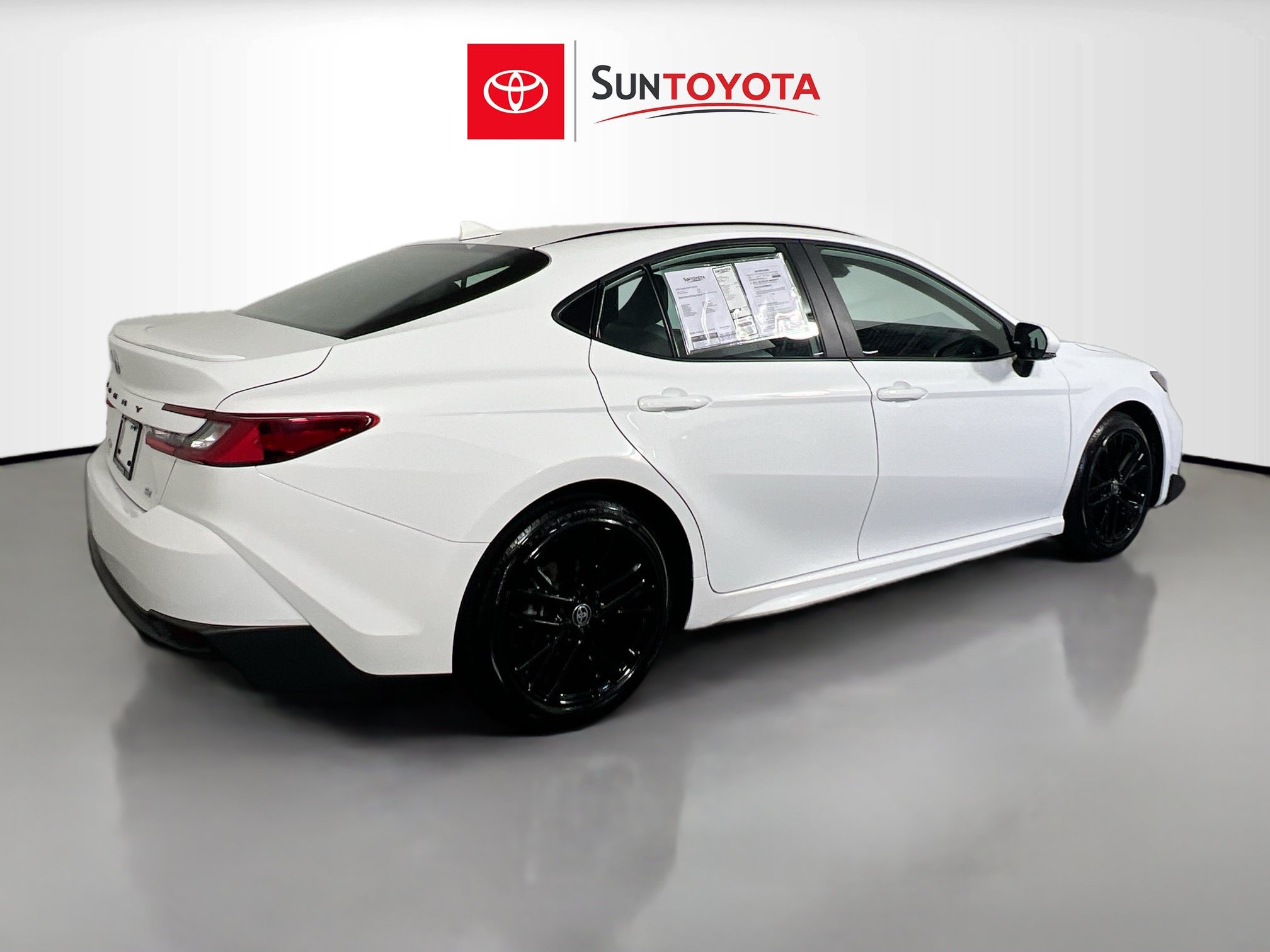 Used 2026 Toyota Camry SE FWD image 4