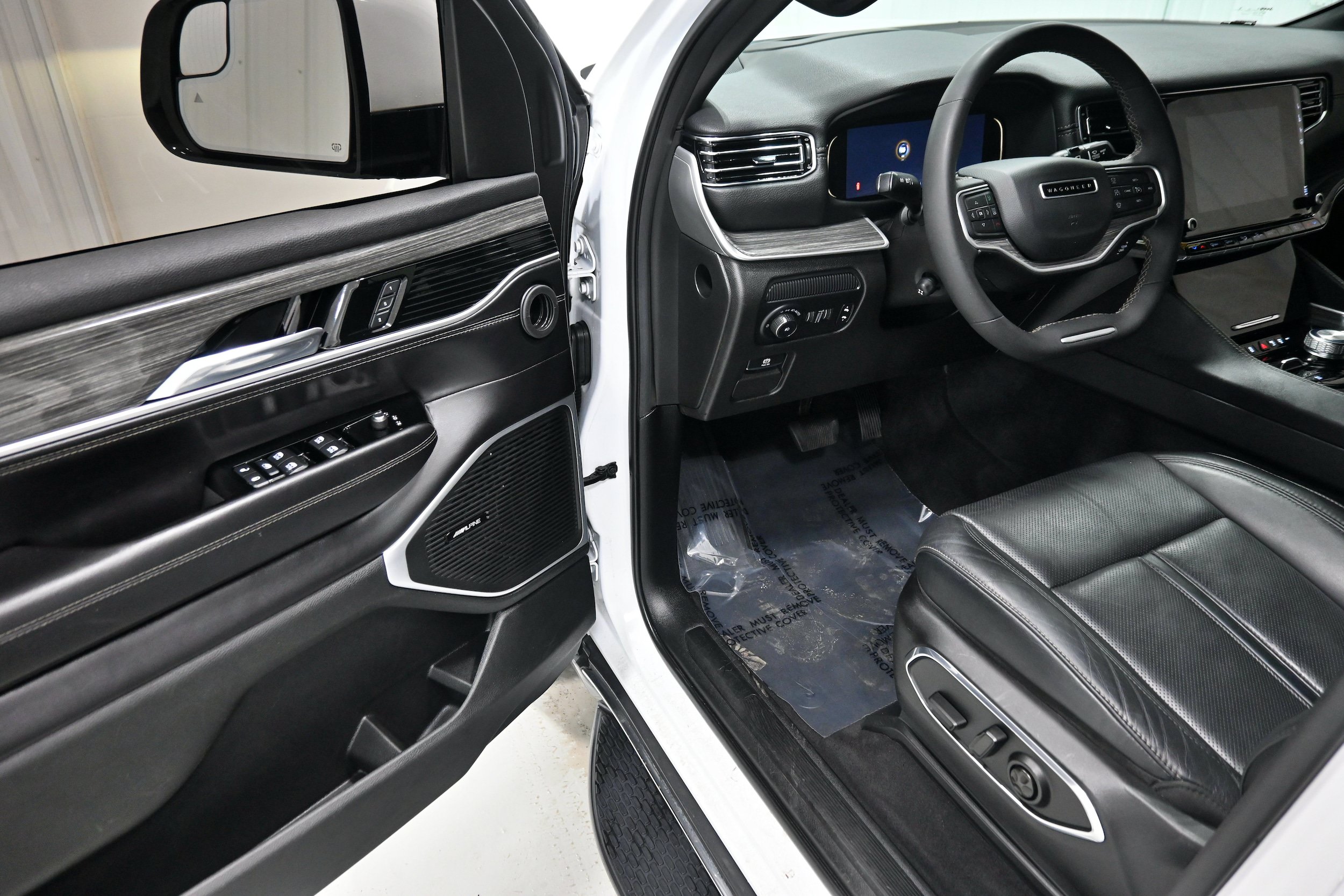 Used 2022 Jeep Wagoneer Series III AWD/4WD image 4