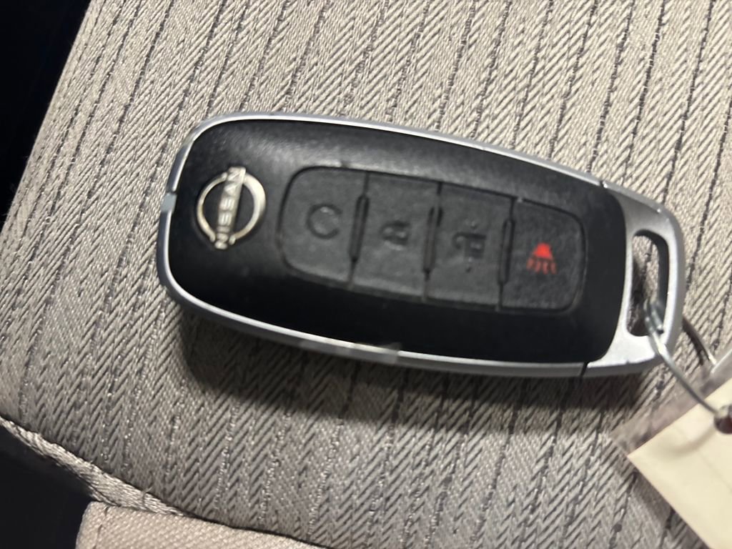 Used 2023 Nissan Rogue SV image 31