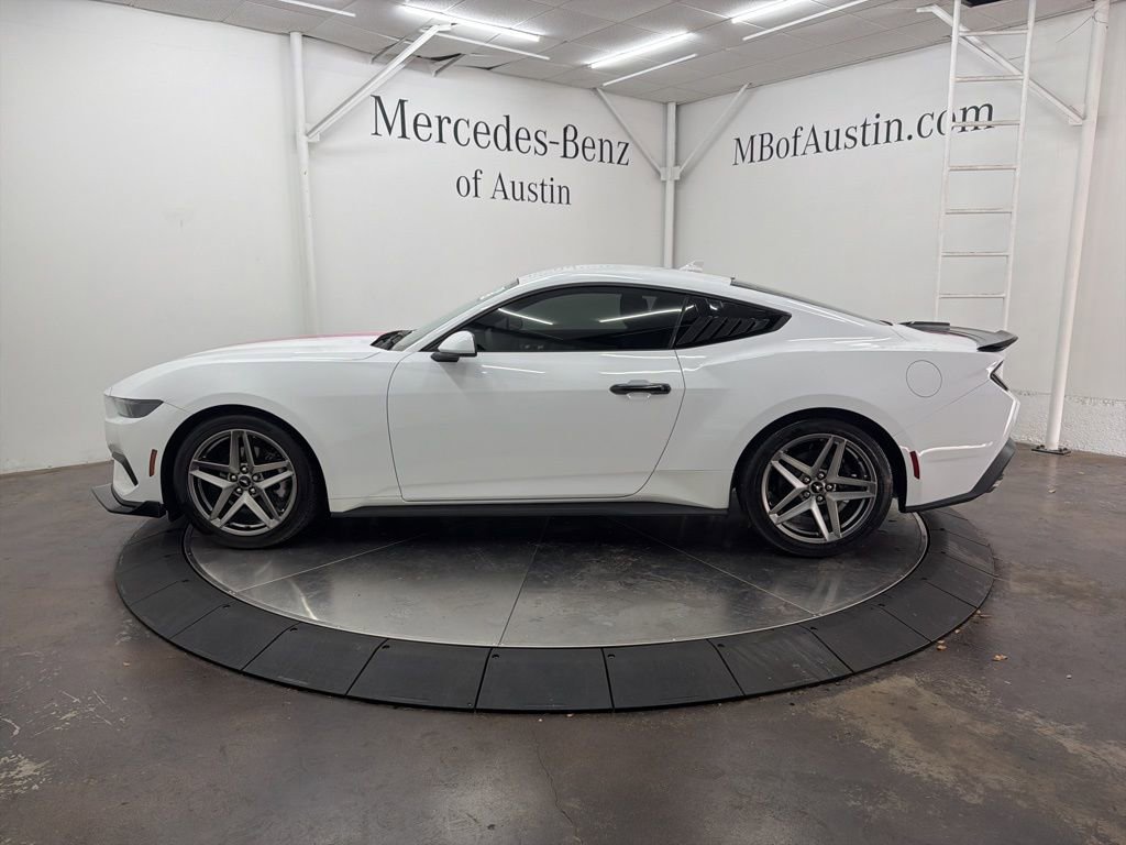 Used 2025 Ford Mustang Coupe image 4