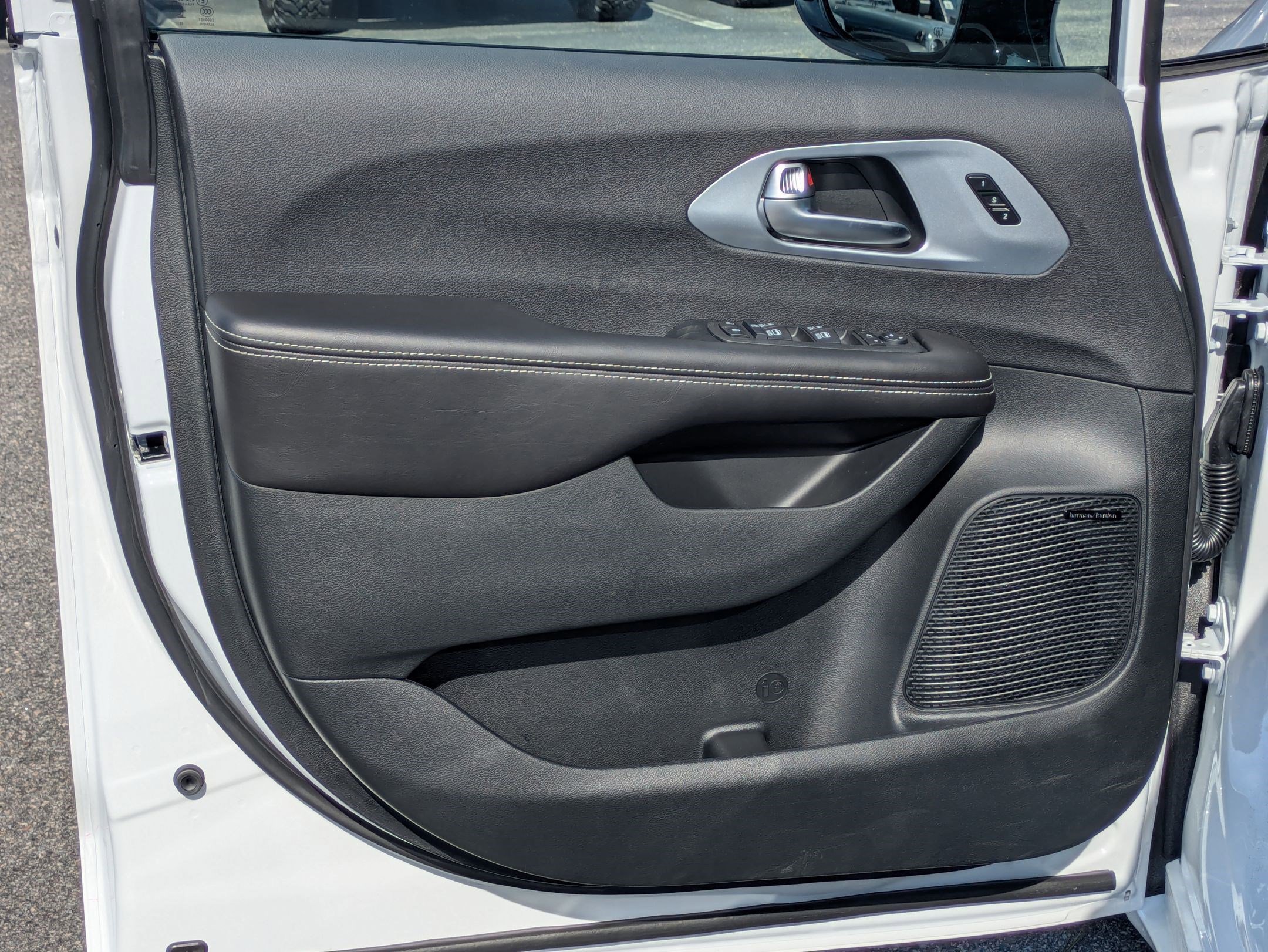 New 2026 Chrysler Pacifica Limited image 20