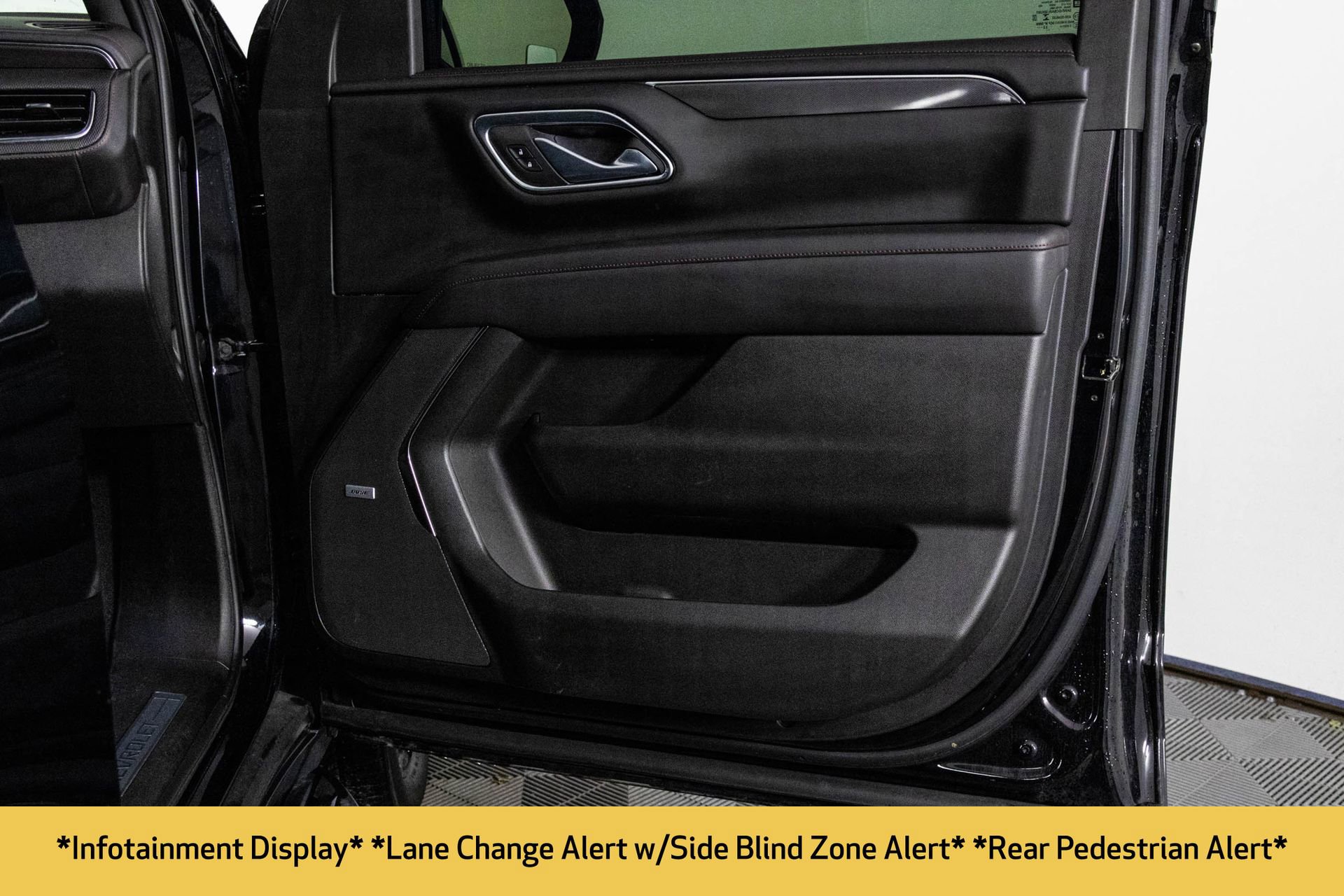 Used 2023 Chevrolet Suburban RST w/ Luxury Package image 44