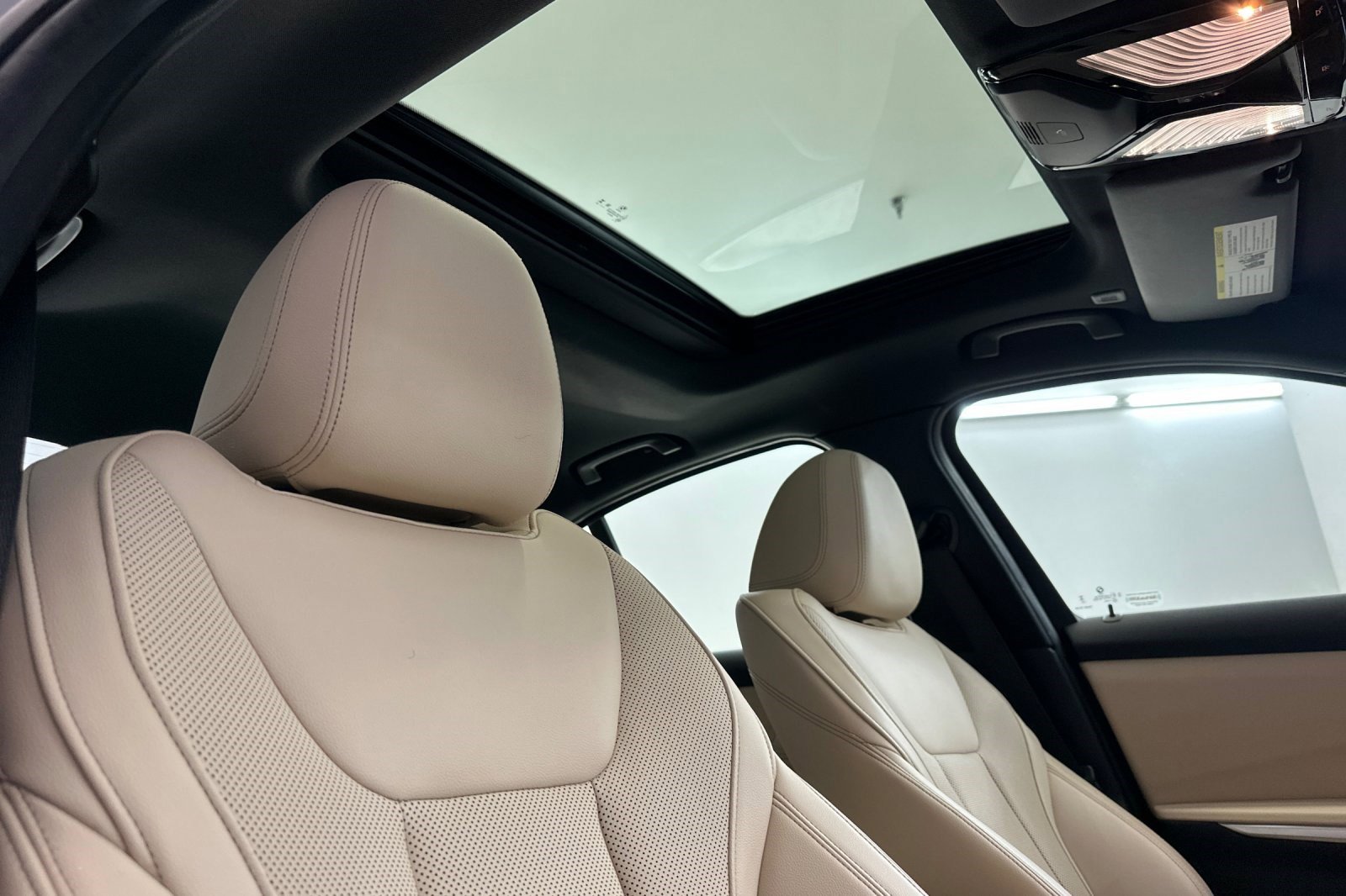 Certified 2023 BMW 330i Sedan w/ Premium Package image 26