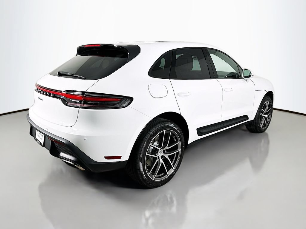 Certified 2026 Porsche Macan AWD/4WD image 9