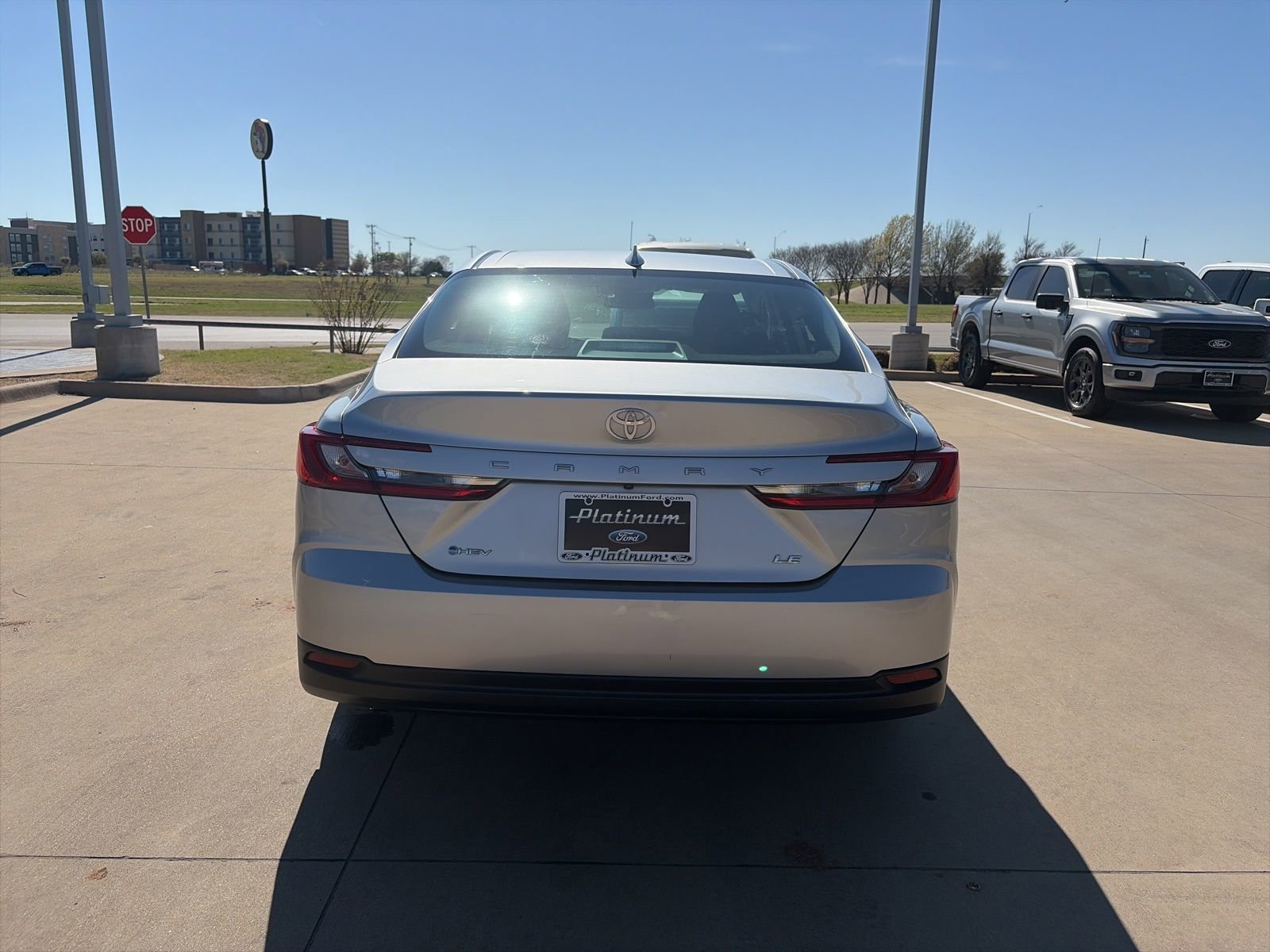 Used 2025 Toyota Camry LE FWD image 4