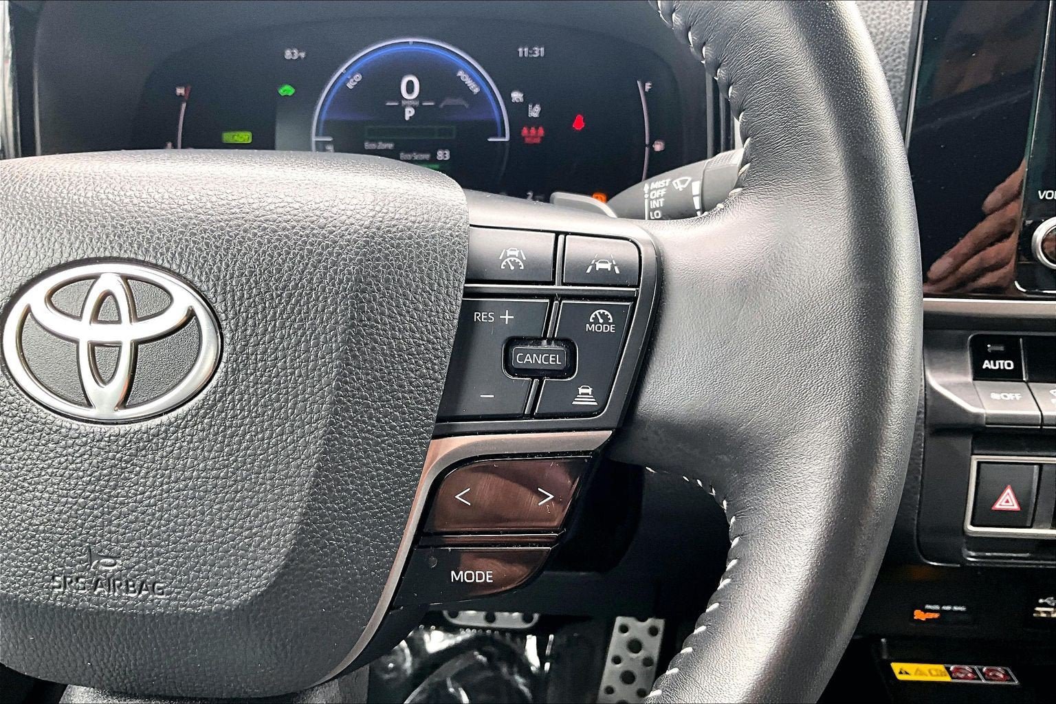 Used 2025 Toyota Camry SE FWD image 18