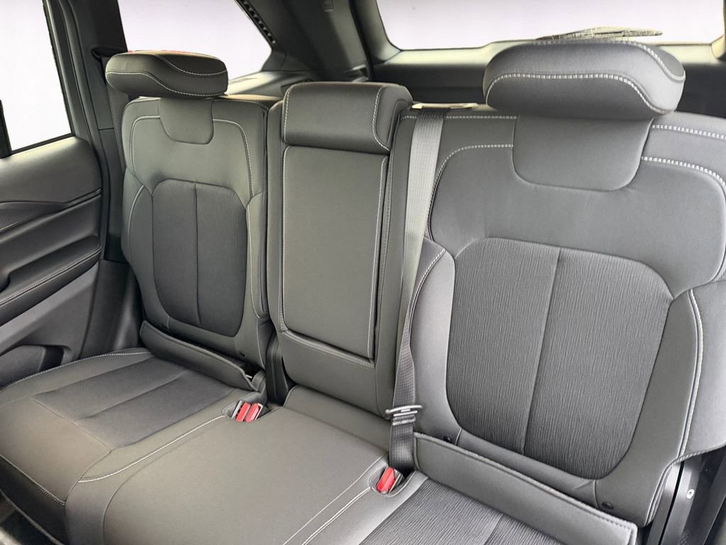 New 2026 Jeep Grand Cherokee Laredo image 13