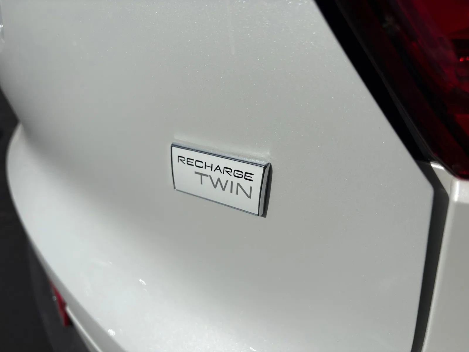 Used 2023 Volvo XC40 Recharge Plus image 19