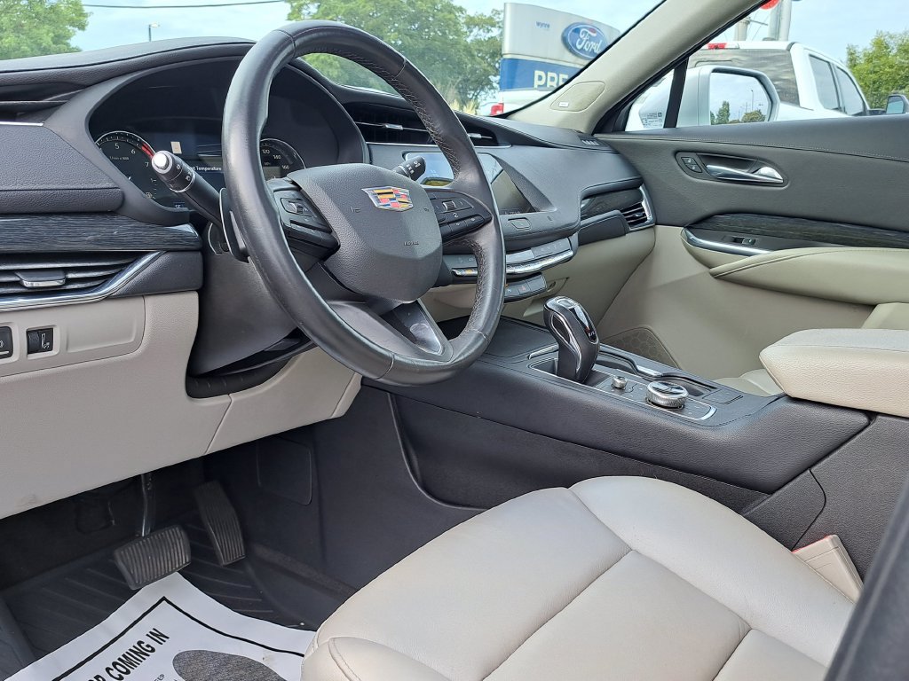 Used 2019 Cadillac XT4 Premium Luxury FWD image 8