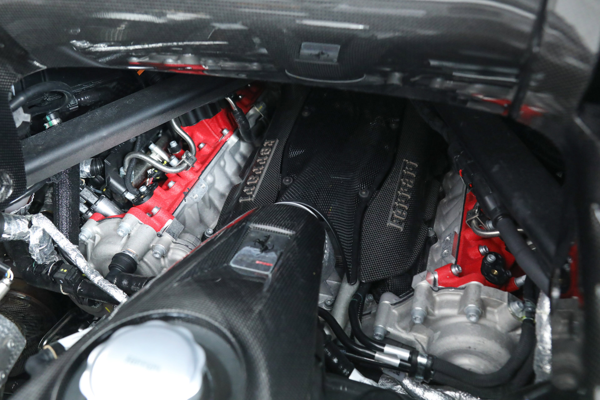 Used 2025 Ferrari SF90 Spider image 38