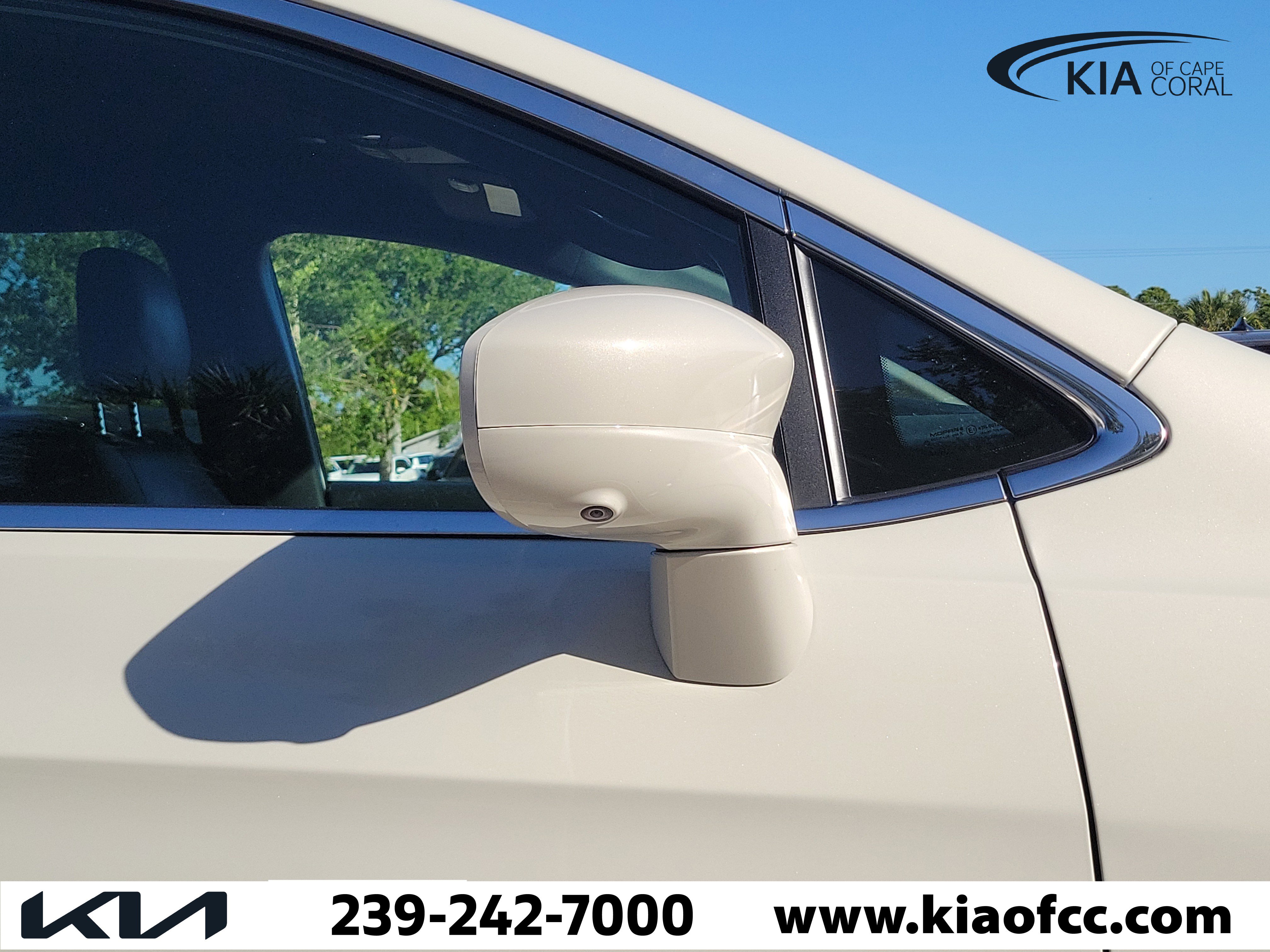 Used 2020 Chrysler Pacifica Touring-L image 7