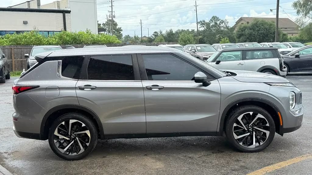 Used 2022 Mitsubishi Outlander SE FWD image 5