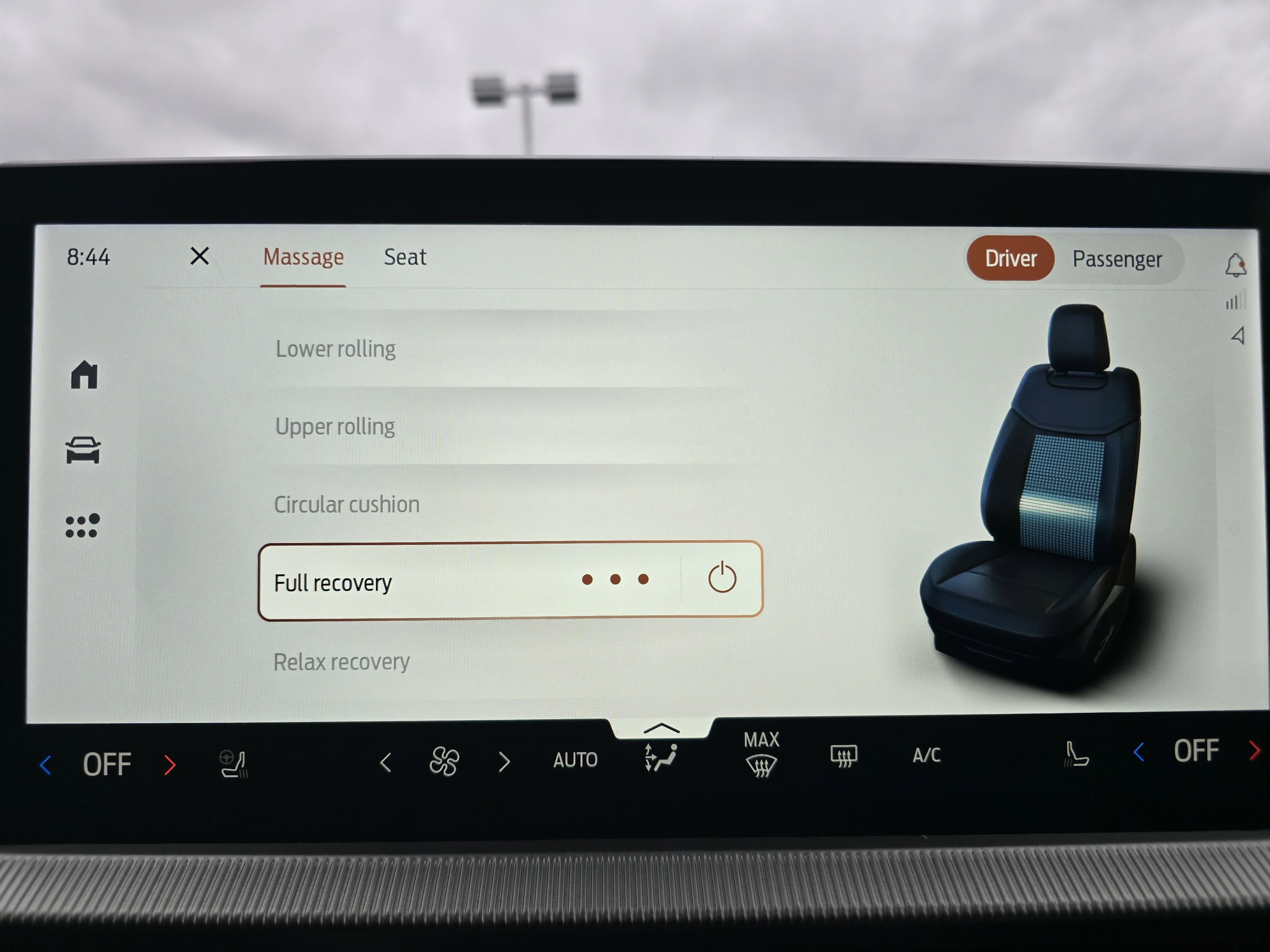 Certified 2025 Ford Explorer Platinum w/ LUX Leather Package image 28