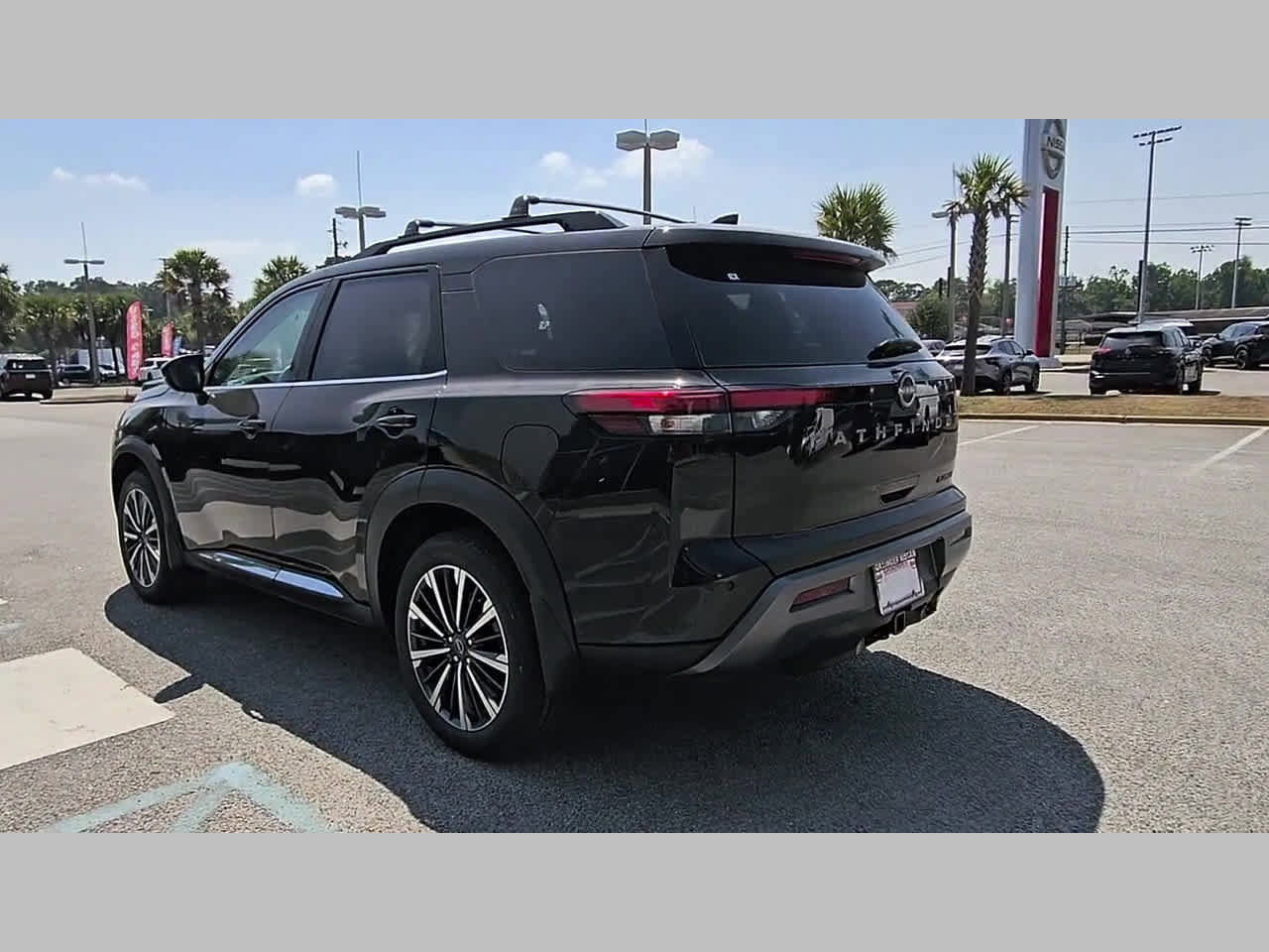 New 2026 Nissan Pathfinder Platinum FWD image 30